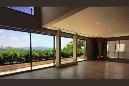 Casa à venda com 4 quartos, 640m² em Centro Comercial Jubran, Barueri