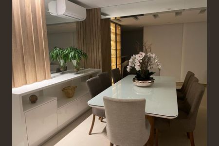 Apartamento à venda com 133m², 3 quartos e 2 vagas Apartamento à venda com 133m², 3 quartos e 2 vagasSala