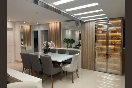 Apartamento à venda com 133m², 3 quartos e 2 vagas Apartamento à venda com 133m², 3 quartos e 2 vagasSala