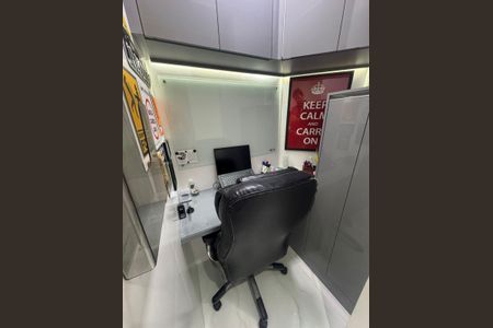 Apartamento à venda com 133m², 3 quartos e 2 vagas Apartamento à venda com 133m², 3 quartos e 2 vagasEscritório