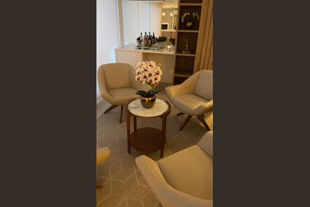 Apartamento à venda com 133m², 3 quartos e 2 vagas Apartamento à venda com 133m², 3 quartos e 2 vagasSala