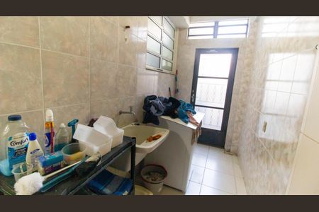 Casa à venda com 240m², 4 quartos e 1 vaga Casa à venda com 240m², 4 quartos e 1 vagaCozinha