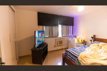Casa à venda com 240m², 4 quartos e 1 vaga Casa à venda com 240m², 4 quartos e 1 vagaQuarto 4