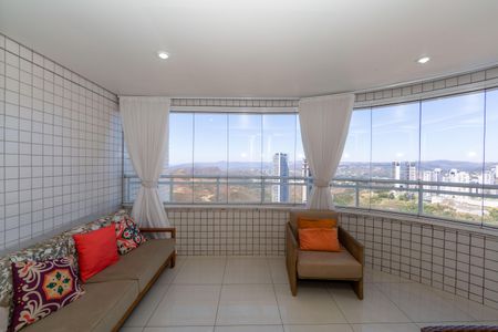 Varanda Sala de apartamento à venda com 3 quartos, 103m² em Vila da Serra, Nova Lima