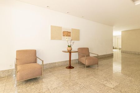 Apartamento à venda com 124m², 3 quartos e 2 vagas Apartamento à venda com 124m², 3 quartos e 2 vagasÁrea comum - Hall de entrada