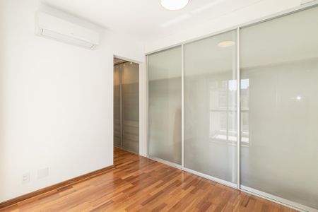 Apartamento à venda com 124m², 3 quartos e 2 vagas Apartamento à venda com 124m², 3 quartos e 2 vagasSuíte 1