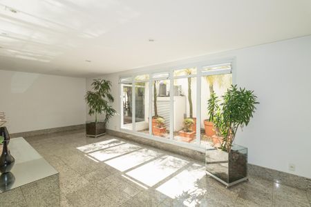 Apartamento à venda com 124m², 3 quartos e 2 vagas Apartamento à venda com 124m², 3 quartos e 2 vagasÁrea comum - Hall de entrada