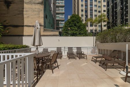 Apartamento à venda com 124m², 3 quartos e 2 vagas Apartamento à venda com 124m², 3 quartos e 2 vagasÁrea comum - Piscina