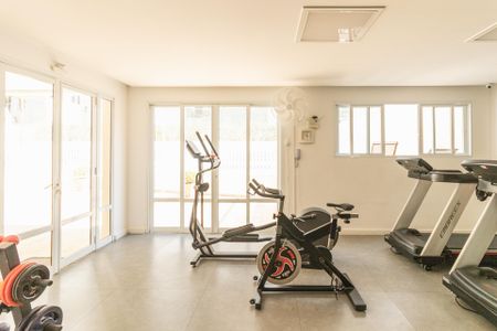 Apartamento à venda com 124m², 3 quartos e 2 vagas Apartamento à venda com 124m², 3 quartos e 2 vagasÁrea comum - Academia