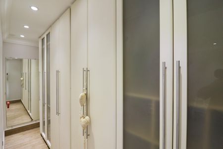 Casa à venda com 340m², 3 quartos e 3 vagas Casa à venda com 340m², 3 quartos e 3 vagasSuíte