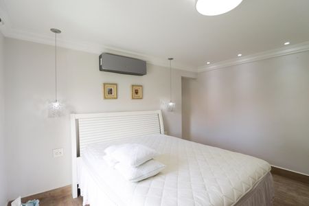 Casa à venda com 340m², 3 quartos e 3 vagas Casa à venda com 340m², 3 quartos e 3 vagasSuíte