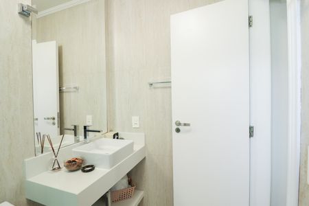 Casa à venda com 340m², 3 quartos e 3 vagas Casa à venda com 340m², 3 quartos e 3 vagasBanheiro da Suíte 2