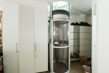 Casa à venda com 340m², 3 quartos e 3 vagas Casa à venda com 340m², 3 quartos e 3 vagasGaragem