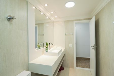 Casa à venda com 340m², 3 quartos e 3 vagas Casa à venda com 340m², 3 quartos e 3 vagasBanheiro da Suíte