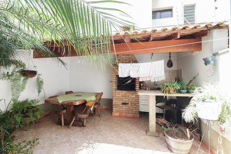 Casa à venda com 340m², 3 quartos e 3 vagas Casa à venda com 340m², 3 quartos e 3 vagasChurrasqueira