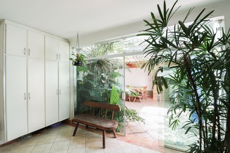 Casa à venda com 340m², 3 quartos e 3 vagas Casa à venda com 340m², 3 quartos e 3 vagasÁrea de Serviço