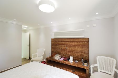 Casa à venda com 340m², 3 quartos e 3 vagas Casa à venda com 340m², 3 quartos e 3 vagasSuíte