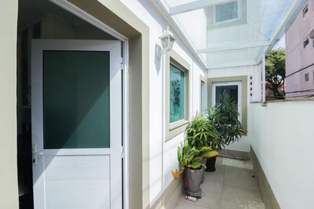 Casa à venda com 340m², 3 quartos e 3 vagas Casa à venda com 340m², 3 quartos e 3 vagasCozinha