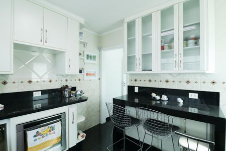 Casa à venda com 340m², 3 quartos e 3 vagas Casa à venda com 340m², 3 quartos e 3 vagasCozinha