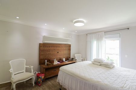 Casa à venda com 340m², 3 quartos e 3 vagas Casa à venda com 340m², 3 quartos e 3 vagasSuíte