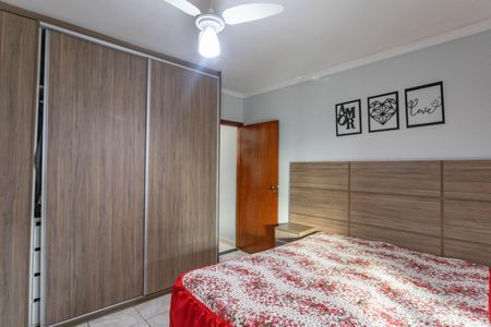 Casa à venda com 245m², 3 quartos e 2 vagas Casa à venda com 245m², 3 quartos e 2 vagasQuarto 1 - suíte