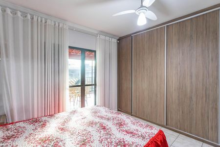 Casa à venda com 245m², 3 quartos e 2 vagas Casa à venda com 245m², 3 quartos e 2 vagasQuarto 1 - suíte