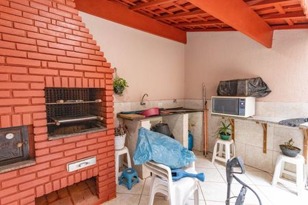 Casa à venda com 245m², 3 quartos e 2 vagas Casa à venda com 245m², 3 quartos e 2 vagasChurrasqueira