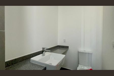 Apartamento à venda com 94m², 2 quartos e 1 vaga Apartamento à venda com 94m², 2 quartos e 1 vagaBanheiro da Suíte 1