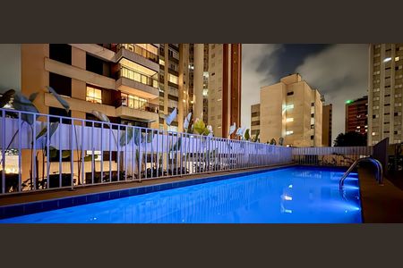 Apartamento à venda com 94m², 2 quartos e 1 vaga Apartamento à venda com 94m², 2 quartos e 1 vagaPiscina
