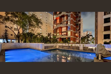 Apartamento à venda com 94m², 2 quartos e 1 vaga Apartamento à venda com 94m², 2 quartos e 1 vagaPiscina