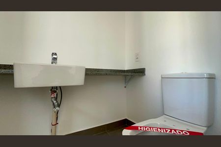 Apartamento à venda com 94m², 2 quartos e 1 vaga Apartamento à venda com 94m², 2 quartos e 1 vagaBanheiro da Suíte 1