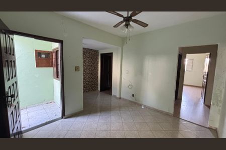 Sala de casa para alugar com 2 quartos, 98m² em Vila Pires, Santo André