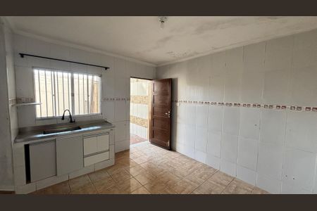 Casa à venda com 98m², 2 quartos e 2 vagas Casa à venda com 98m², 2 quartos e 2 vagasCozinha