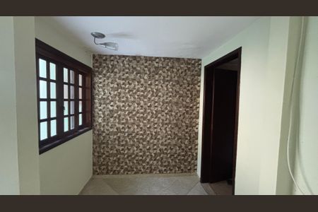 Casa à venda com 98m², 2 quartos e 2 vagas Casa à venda com 98m², 2 quartos e 2 vagasSala