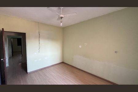 Casa à venda com 98m², 2 quartos e 2 vagas Casa à venda com 98m², 2 quartos e 2 vagasQuarto 2