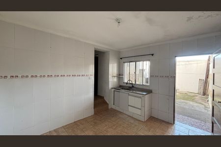 Casa à venda com 98m², 2 quartos e 2 vagas Casa à venda com 98m², 2 quartos e 2 vagasCozinha