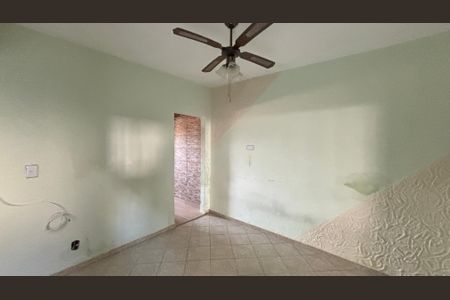 Casa à venda com 98m², 2 quartos e 2 vagas Casa à venda com 98m², 2 quartos e 2 vagasSala