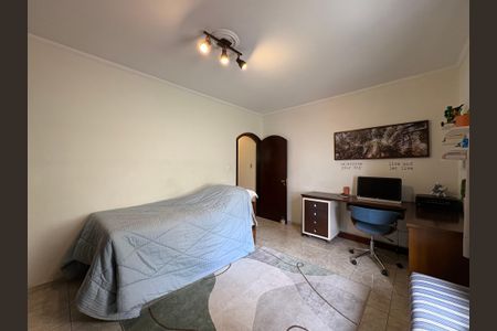 Casa à venda com 165m², 3 quartos e 4 vagas Casa à venda com 165m², 3 quartos e 4 vagasQuarto 2