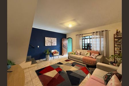 Casa à venda com 165m², 3 quartos e 4 vagasSala