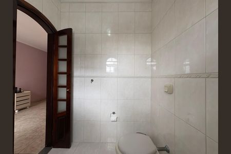 Casa à venda com 165m², 3 quartos e 4 vagas Casa à venda com 165m², 3 quartos e 4 vagasBanheiro da Suíte
