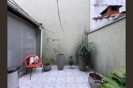Casa à venda com 165m², 3 quartos e 4 vagas Casa à venda com 165m², 3 quartos e 4 vagasQuintal