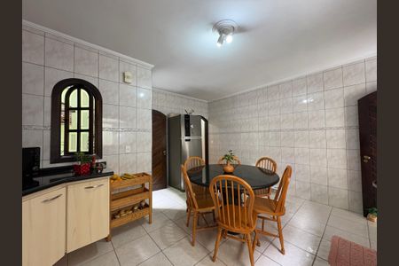 Casa à venda com 165m², 3 quartos e 4 vagas Casa à venda com 165m², 3 quartos e 4 vagasCozinha