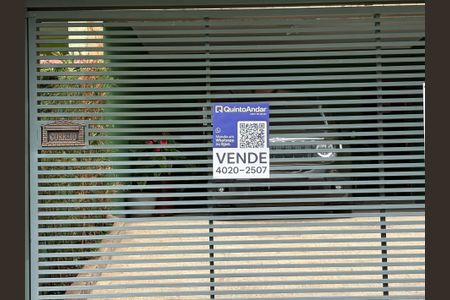 Casa à venda com 165m², 3 quartos e 4 vagas Casa à venda com 165m², 3 quartos e 4 vagasPlaquinha