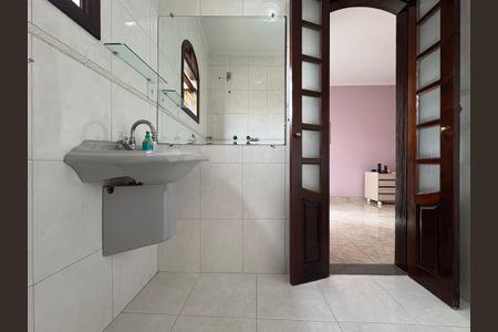 Casa à venda com 165m², 3 quartos e 4 vagas Casa à venda com 165m², 3 quartos e 4 vagasBanheiro da Suíte