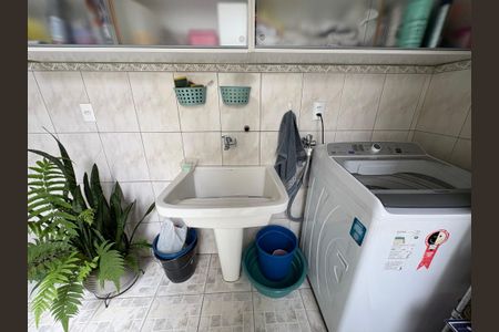 Casa à venda com 165m², 3 quartos e 4 vagas Casa à venda com 165m², 3 quartos e 4 vagasLavanderia