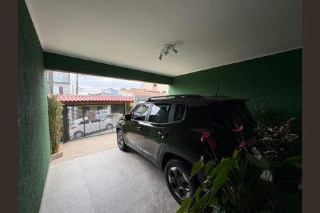 Casa à venda com 165m², 3 quartos e 4 vagas Casa à venda com 165m², 3 quartos e 4 vagasGaragem
