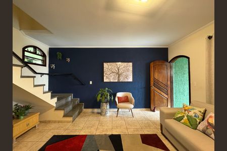 Casa à venda com 165m², 3 quartos e 4 vagas Casa à venda com 165m², 3 quartos e 4 vagasSala