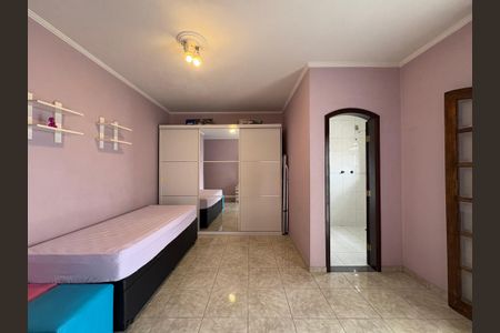 Casa à venda com 165m², 3 quartos e 4 vagas Casa à venda com 165m², 3 quartos e 4 vagasSuite