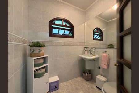 Casa à venda com 165m², 3 quartos e 4 vagas Casa à venda com 165m², 3 quartos e 4 vagasLavabo