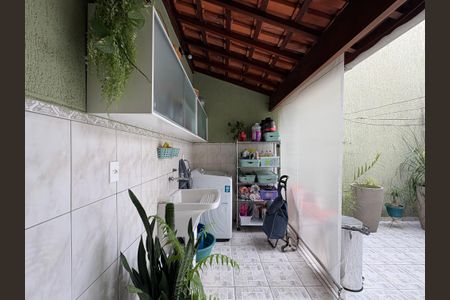 Casa à venda com 165m², 3 quartos e 4 vagas Casa à venda com 165m², 3 quartos e 4 vagasLavanderia